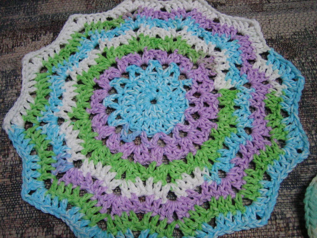 JanelWasHere Round Ripple Crochet Afghan Pattern Round ripple crochet afghan pattern janelwashere diagram increasing enough every